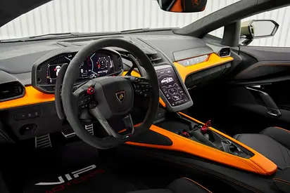 صورة مصغرة 11 لـ 2024 Lamborghini REVUELTO