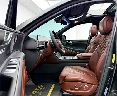 2025 Genesis GV80 photo 8