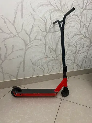 Kids scooter dhs 70