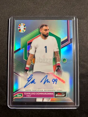 Signed Gianluigi Donnarumma Panini Prizm World Cup Soccer Card (Autograph)