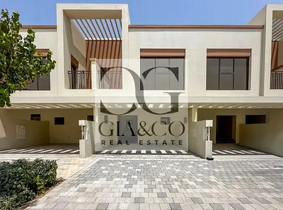 Spacious 3BR Townhouse | Family Community | Vacant
