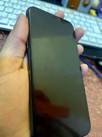 🍎 iPhone X 64GB — AED 299 | Urgent Sale
Selling my brother’s iPhone X 64GB. He used the phone for