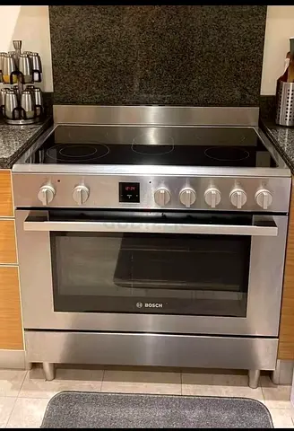 Bosch 5 hub electric cooker with Digital 90x60cm perfect condition