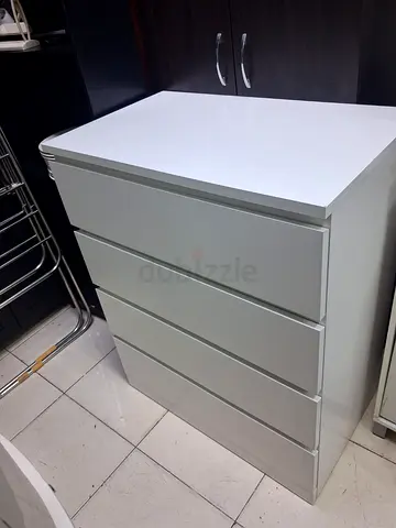 White 4-Drawer Chest Dresser - Good Condition