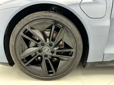 صورة 7 لـ 2023 AUDI E-TRON GT