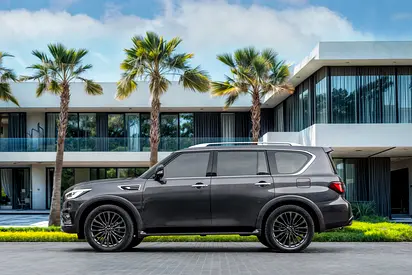2022 Infiniti QX80 照片 2