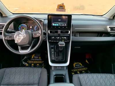صورة 8 لـ 2025 Toyota INNOVA