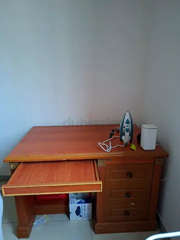 Computer table for sale