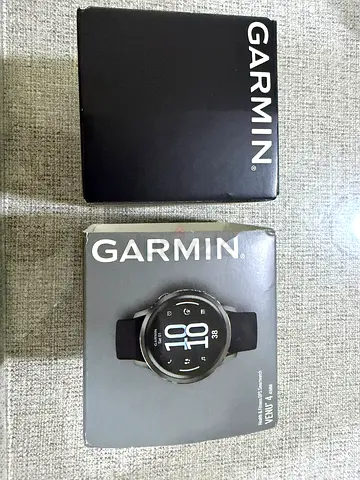 Garmin Venu 4 41mm GPS Smartwatch with Box - Good Condition
