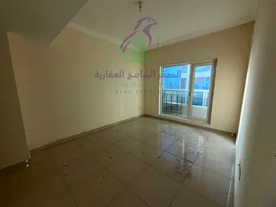 شقة غرفتين وصالة للإيجار في منطقة الممزر بموقع مميز ومناسب للسكن العائلي، تتميز الشقة بمساحة مريحة وتصميم عملي يوفر لك الراحة والخصوصية، مع بلكونة بإط
