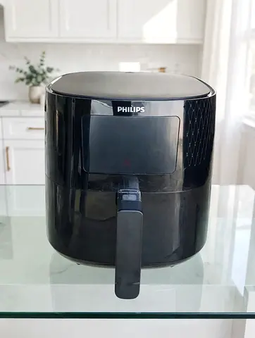Air fryer 6.2Liter free delivery