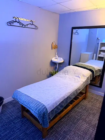 Dubai salon with 25 years old trade license for investment/sale in Oudmetha.