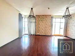 GREEN LAKES S3 | SPACIOUS 1 BED + LAUNDRY | NEXT TO METRO