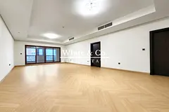 Upgraded | Vacant | Low Floor | Study Room