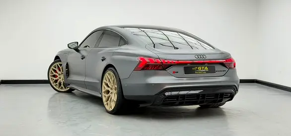 صورة 6 لـ 2022 AUDI E-TRON GT