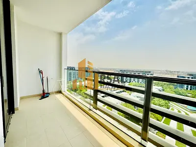 Modern 1BR Apartment | close kitchen | Balcony | Top Amenities