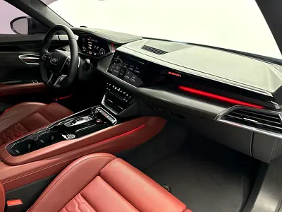 صورة 10 لـ 2023 AUDI E-TRON GT