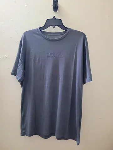 Used Under Armour Loose Shirt (Large Size)