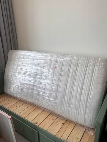 Single mattress 90 x 200 - like new