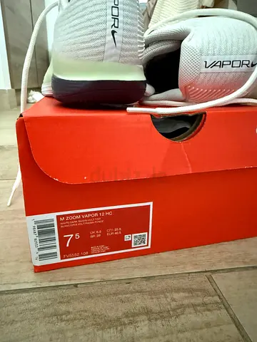 Nike Vapor pro 12 tennis shoes - size 7.5, like new
