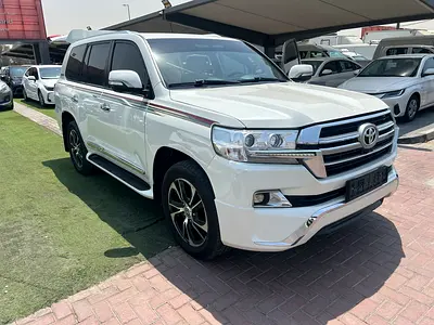 تويوتا لاند كروزر 2015 جي اكس أر v8فتحه جلد محول 2021 بدون حوادث حاله السيارةممتازه