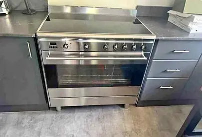 Latest Model Smeg 5 Hobs Full Electric Ceramic Cooker Range Size 90×60 cm