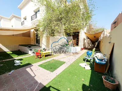 away from fly zone 4 bedroom villa semi independent corner unit(1 br on ground floor)with balcony /