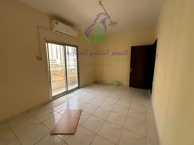 للإيجار شقة غرفتين وصالة في المجاز 2 بالشارقة شقة مميزة بمساحات واسعة ومناسبة للعائلات الباحثة عن الراحة والسكن في موقع حيوي ومميز الشقة تتكون من غر