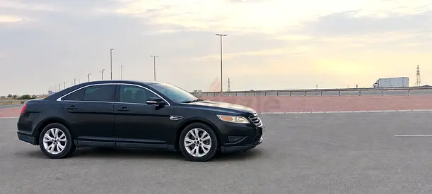 Reliable Ford Taurus 2011 | American Specs | Well Maintained