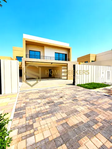 Spacious 6BR Villa | Majlis & Study | Private Pool