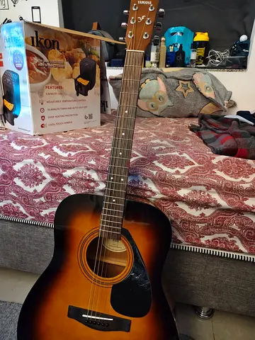 Yamaha F310 Acoustic Guitar - Brand new condition