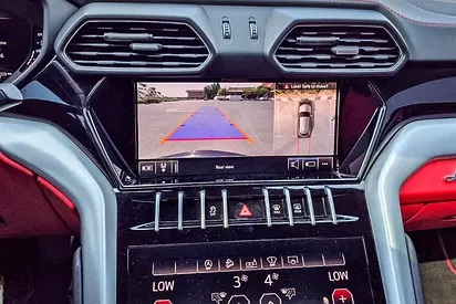2020 Lamborghini URUS thumbnail 14