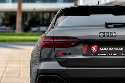 صورة 6 لـ 2025 AUDI RS6
