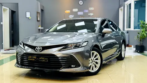 2023 Toyota Camry GLE GCC Specs Orignal Paint Without Any Accidents