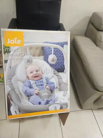 Electric baby swing