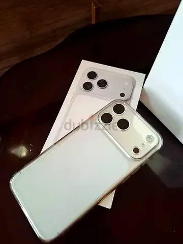 iPhone 17 Pro max (White) with Clear Case - Excellent Condition