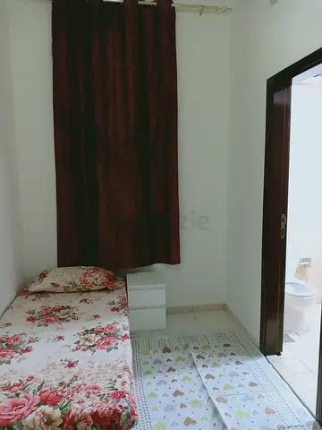Cosy Private Room with separate bathroom and AC unit