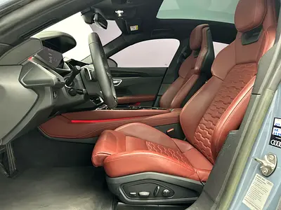 صورة 14 لـ 2023 AUDI E-TRON GT
