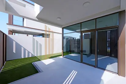 3+Maids | Townhouse | Corner Unit | Next to Park