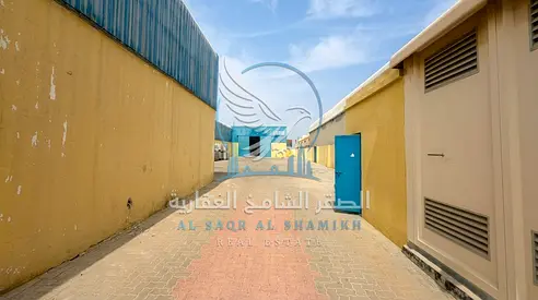 حوطة للإيجار في الصناعية 18 – 10,000 قدم مربع – شارع رئيسي