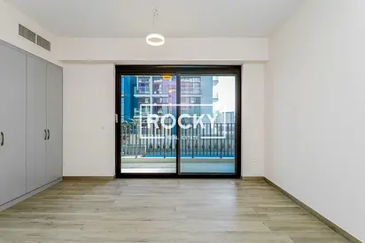 MODERN STUDIO | KITCHEN APPLIANCES | BIG BALCONY IN THE HEART OF JVC