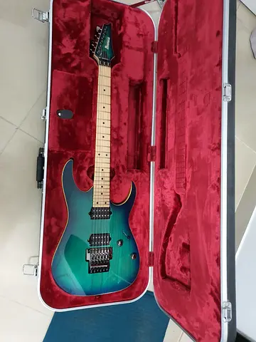 Ibanez RG652AHM Made in Japan, Electric guitar with hard case - maple neck, tremolo