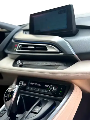 2016 BMW I8 — миниатюра 14