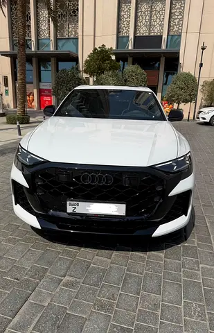 2025 AUDI RS Q8 photo 3