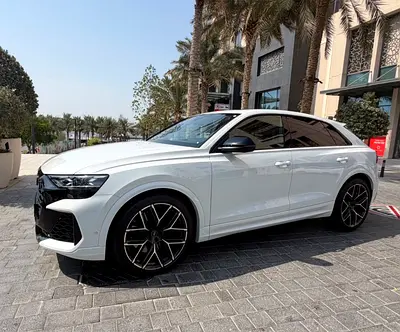 2025 AUDI RS Q8 photo 2