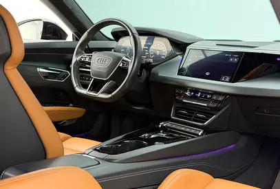صورة 11 لـ 2022 AUDI E-TRON GT