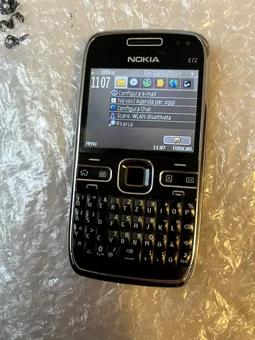 Nokia E72