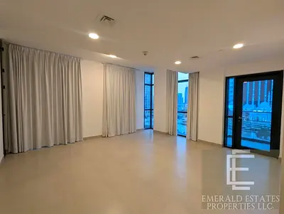 SPACIOUS 2 BR | VACANT | CANAL VIEW