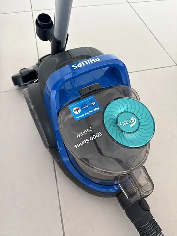 Philips 5000 Series Bagless Vacuum Cleaner - 2000W, Good Condition