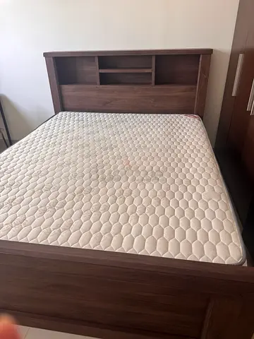 Home center Queen size wooden bed frame with headboard and homebox mattress for sale self picku reem